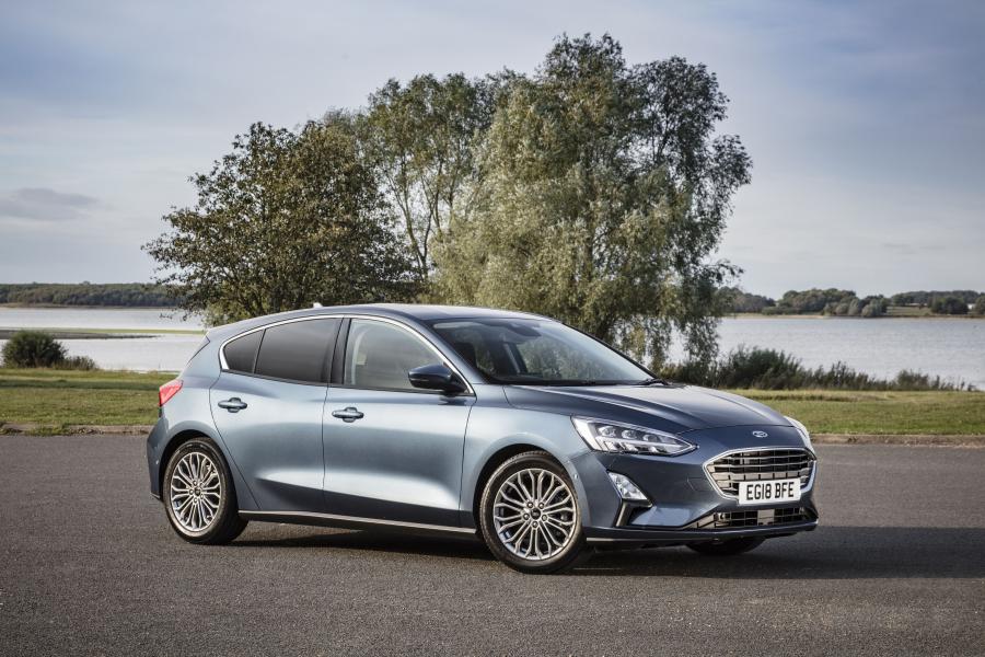  Ford Focus Titanium 2018 года  (UK) (фото 2 из 18)